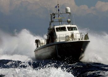 Μάχη με πυρά και τραυματίες στις Οινούσσες