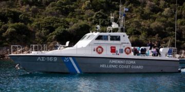 Πτώση οχήματος στο λιμάνι του Πειραιά 2