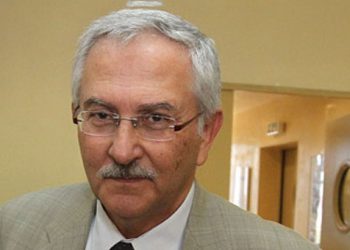 Συμβαίνει τώρα: Φυγαδεύτηκε ο υπουργός περιβάλλοντος