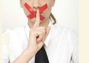 Μετά τον Βαξεβάνη ο...Καρατζαφέρης