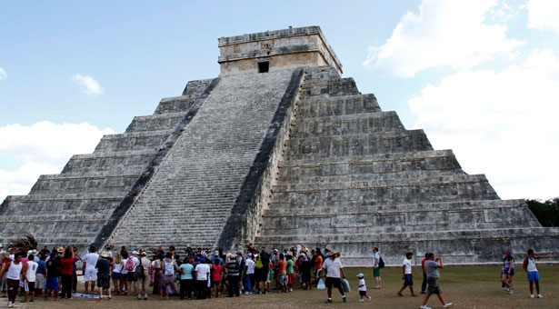 Κοσμοσυρροή στο μνημείο των Μάγια