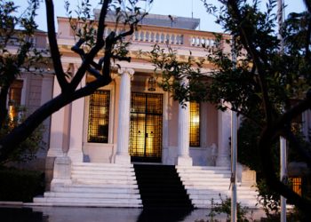 Το διπλό φονικό κόβει την ανάσα της κυβέρνησης