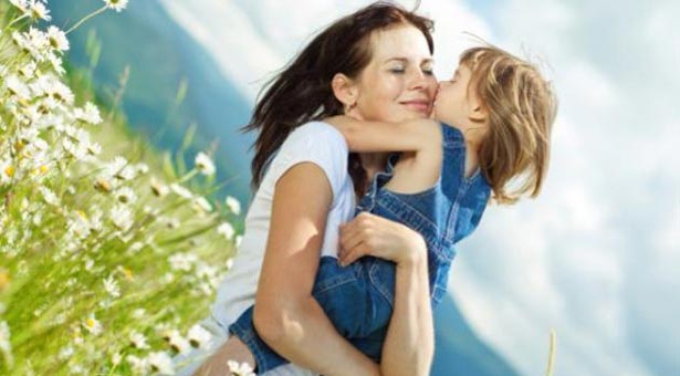 Η αγκαλιά της μαμάς έχει θεραπευτικές ιδιότητες