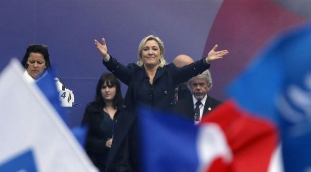 Η Λεπέν βλέπει Grexit και ετοιμάζεται για... Frexit!