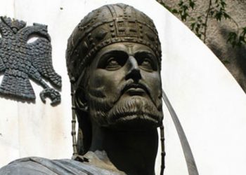 Ο Μαρμαρωμένος Βασιλιάς ξαναζωντανεύει!