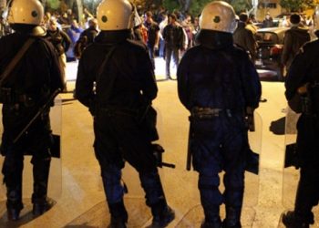Σε σωματικό έλεγχο θα υποβάλλονται πλέον όσοι περνούν πεζή από το Μέγαρο Μαξίμου