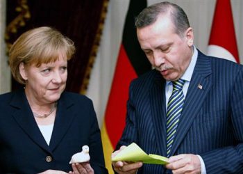 Η Μέρκελ επισκέπτεται την Τουρκία