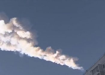 Χίλιοι οι τραυματίες στη Ρωσία από τους μετεωρίτες