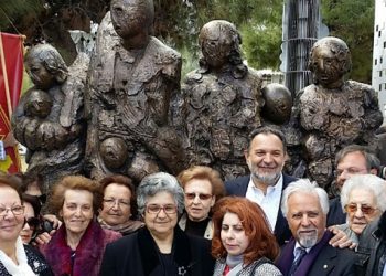 Έντονη συγκίνηση στα αποκαλυπτήρια του Μνημείου Μικρασιατικού Ελληνισμού στο Ηράκλειο