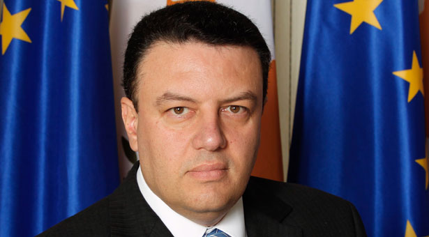 Έχασε τη μάχη ο υπουργός Άμυνας της Κύπρου Τάσος Μητσόπουλος
