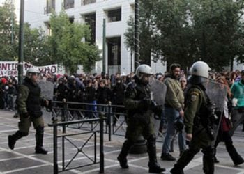 Ένταση στην πορεία για τον Γρηγορόπουλο