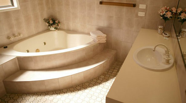 Πάγωσαν όταν ξαφνικά έπεσε από το ταβάνι ένας...