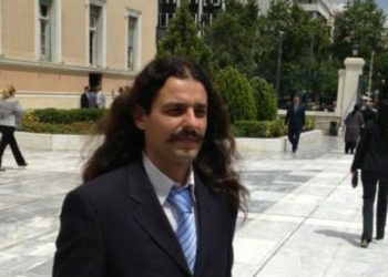 Επεισόδιο στην κατάθεση στεφάνου από τον Μπαρμπαρούση για την Γενοκτονία