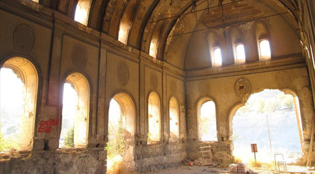 Γκρεμίζουν Ορθόδοξο Ναό στη Σμύρνη για να κάνουν αυτοκινητόδρομο