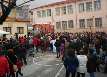 Τρικούβερτο αποκριάτικο γλέντι από την Εύξεινο Λέσχη Νάουσας