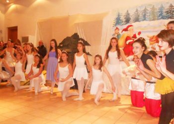 Απολαυστική χριστουγεννιάτικη παράσταση από την Εύξεινο Λέσχη Ποντίων Νάουσας