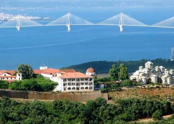 Σε εκκλησιαστικό σχίσμα οδηγείται η Μητρόπολη Ναυπάκτου