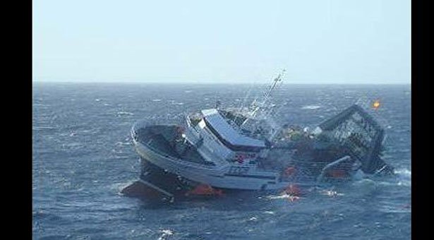Ναυάγιο με 100 αγνοούμενους