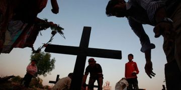 Έκλεβαν πτώματα και τα έτρωγαν