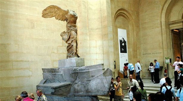 Το Λούβρο χωρίς τη Νίκη της Σαμοθράκης