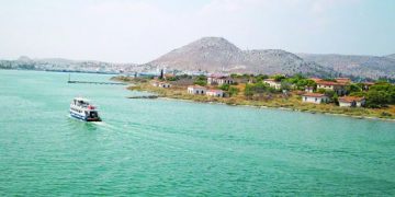 To περίφημο «νησί των τρελών» μεταξύ Περάματος και Σαλαμίνας
