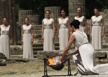 Ξεκινάει το ταξίδι της Ολυμπιακής φλόγας για το Σότσι