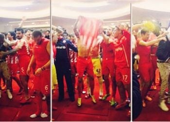 Ξέφρενο πάρτι από τους παίκτες για τον πρωταθλητή Ελλάδος Ολυμπιακό