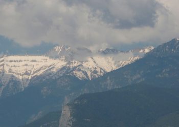 Καιρός: Καταιγίδες και χιόνια στα ορεινά