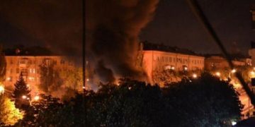 Νύχτα κόλαση στην Ουκρανία - Επέμβαση του στρατού σε Μαριούπολη