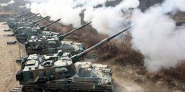 Η Ουκρανία σε θέση μάχης προειδοποιεί τη Ρωσία