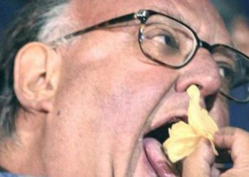 Έβρισαν τον Πάγκαλο στη Βουλιαγμένη