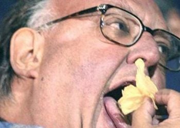 Ο Πόντιος τα... χώνει σε Πάγκαλο και κυβέρνηση