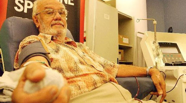 Ο άνδρας που έσωσε με το αίμα του 2 εκατομμύρια παιδιά