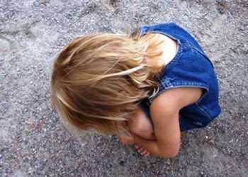 Στρατιωτικός και διευθυντής σχολείου σε κύκλωμα παιδικής πορνογραφίας