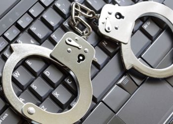 Δικογραφία σε βάρος άνδρα για πορνογραφία ανηλίκων μέσω διαδικτύου