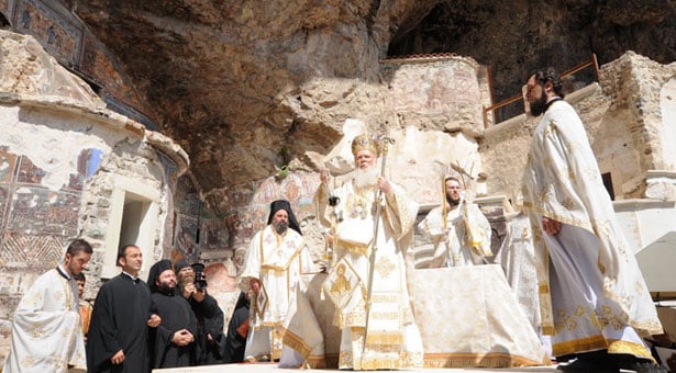15 Αυγ 2013: Θεία Λειτουργία στην Παναγία Σουμελά στον Πόντο