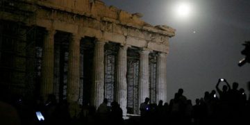 Μαγικό φεγγάρι. Την Κυριακή η μεγαλύτερη πανσέληνος του 2013