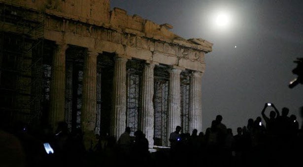Μαγικό φεγγάρι. Την Κυριακή η μεγαλύτερη πανσέληνος του 2013