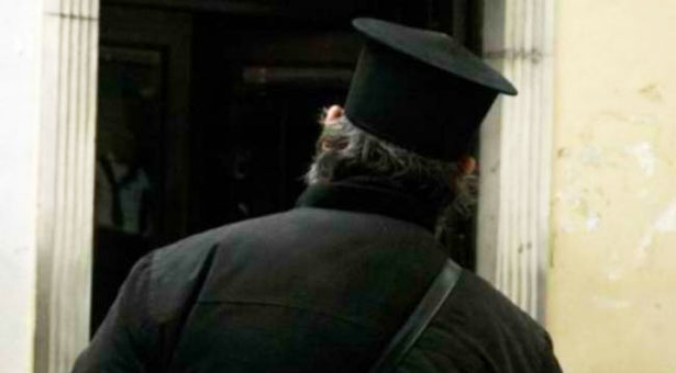 Ντυμένος παπάς ήρθε στην Αθήνα ο Ξηρός. Βρέθηκε το κινητό του