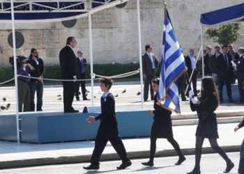 Μαθητική παρέλαση χωρίς μαθητές στην Αθήνα