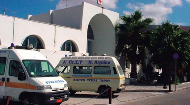 Θρήνος στην Πάρο, 3χρονο παιδί καταπλακώθηκε από γκαραζόπορτα