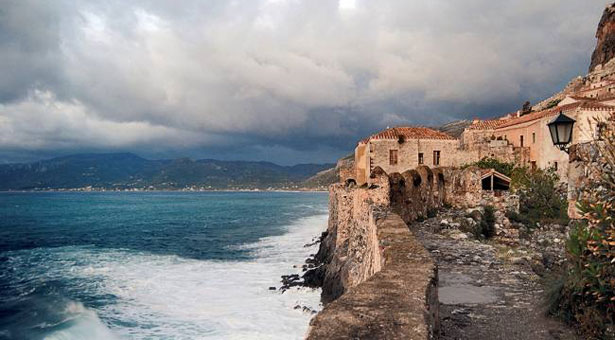 To National Geographic προβάλλει τη Πελοπόννησο