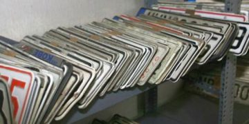 Μαζική κατάθεση πινακίδων