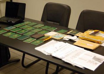 Εργαστήριο πλαστών εγγράφων στην Ν. Σμύρνη