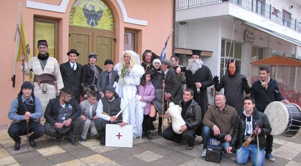 Οι Μωμόγεροι σήκωσαν τη Χρυσούπολη στο πόδι