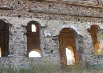 Σμύρνη: Τουρκικές μπουλντόζες κατεδαφίζουν τον Προφήτη Ηλία