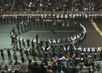 Ο Πυρρίχιος που έκλεψε την παράσταση στο 9ο Φεστιβάλ Ποντιακών χορών