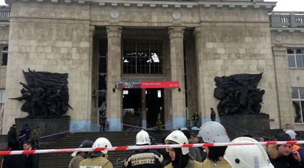 Χάος στη Ρωσία: 18 νεκροί από επίθεση γυναίκας, καμικάζι σε σταθμό τρένου