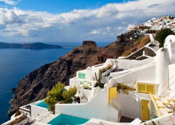 Ποια κρίση; Αυξήσεις έως και 100% στις τιμές των ξενοδοχείων