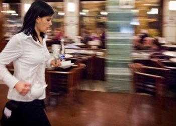 Η μεσαία τάξη τέλος! Ποια επαγγέλματα θα επιβιώσουν στο μέλλον